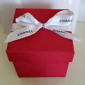 Vintage authentic CHANEL gift box w/ logo ribbon